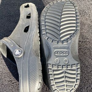 New in Bag Crocs size 7 Men’s or 9 Women’s.